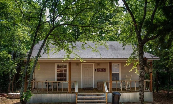 Lindale Cabine | Cabin Creek Lindale - Home Place