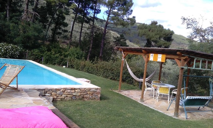 Buti Maison | La maison de souvenirs: maison de campagne avec piscine, oliveraie, verger et vignoble