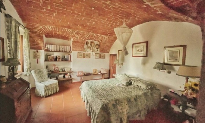 Morsasco Maison | The House of Red Leaves
