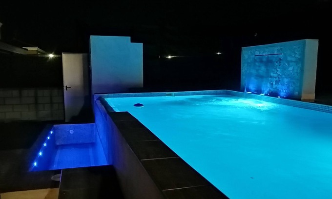 Barcience Chalet De Ski | The House of Taramona near Puy de Fou