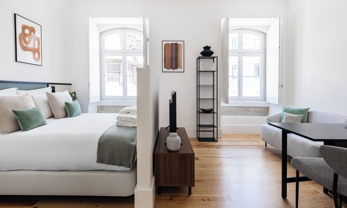 Chiado Appartement | The House on the Pink Street in Lisbon
