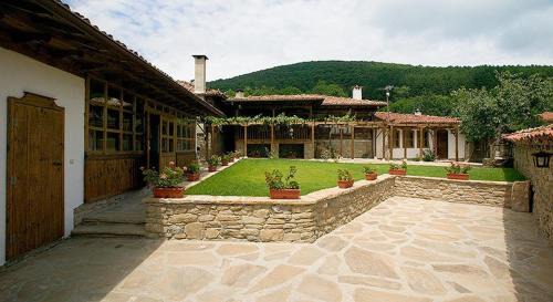 Zheravna Maison | The House with the Vine Guest House