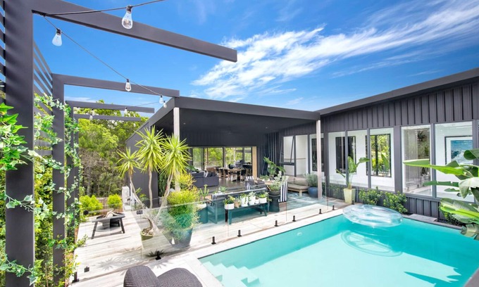 Peregian Beach Maison | The Hub House - New modern house close to beach & shops
