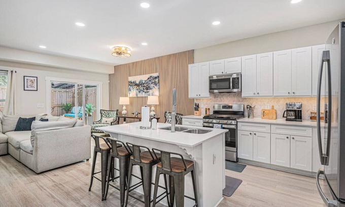 North Charleston Maison | The Hugo Hideout~Spacious 3br/2.5ba N. Chs home