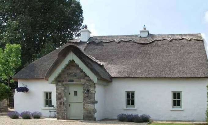 Woodford Cottage | L'humble DAISY, les animaux de compagnie à Woodford, Comté de Galway, Réf 30577
