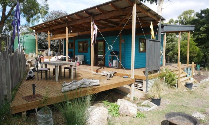 Abels Bay Appartement | The Hut; simple, close to coast and bush, low impact, warm and comfortable