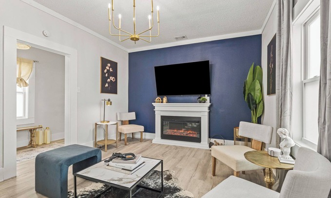 South Pensacola Maison | The Indigo. Cozy family cottage
