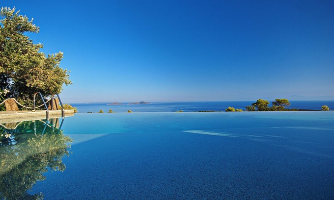 Votsi Maison | The Infinity 180 Luxury Suites - Adults Only
