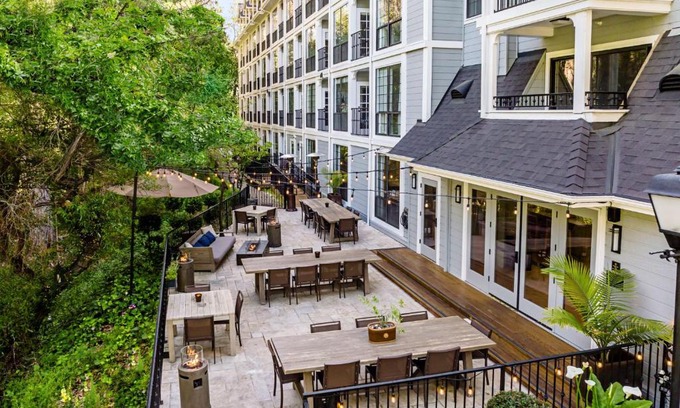 Saratoga Hôtel | The Inn at Saratoga, Tapestry Collection by Hilton