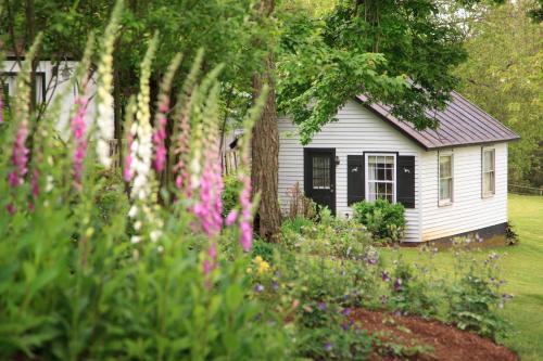 Locust Dale Hôtel | The Inn & Tavern at Meander