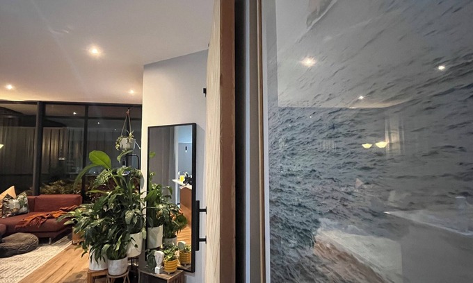 Flemington Appartement | Light Filled and Centrally Connected Inner City Forest!