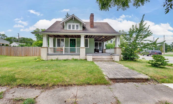 Harters Heights Maison | The Irish Rover<>Vintage 4BR Home Across St to ND