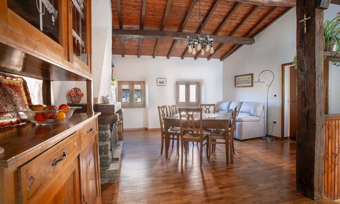 Pieve Fosciana Appartement | The Abode of the Abraham-The Band