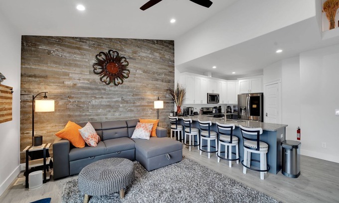 Twin Falls Maison | The Jolly Rancher, Luxury Furnishings, Jet Tub, Fenced Yard, Corporate and Vaca