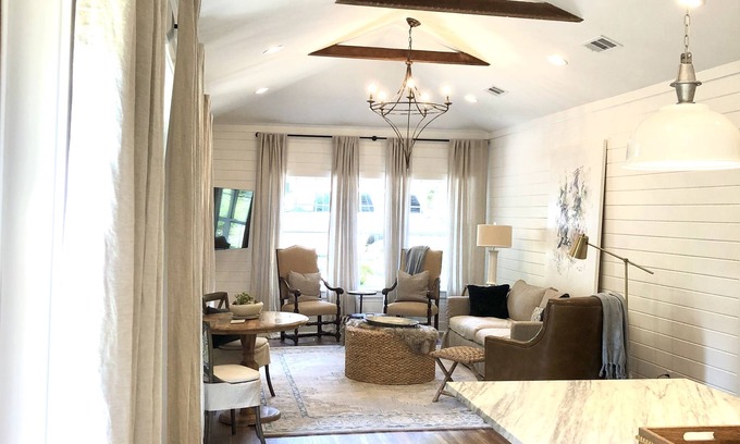 Oxford Maison | The Josephine House-South Lamar Historic District-Walk to Sq - 2 King Beds, 2 Ba