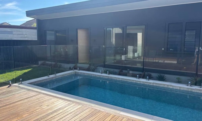 Hamilton South Maison | The Junction Poolhouse