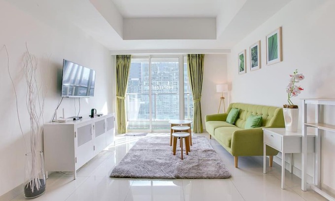Kelapa Gading Timur Appartement | The Kensington Royal Suites W/ Free parking & Wifi