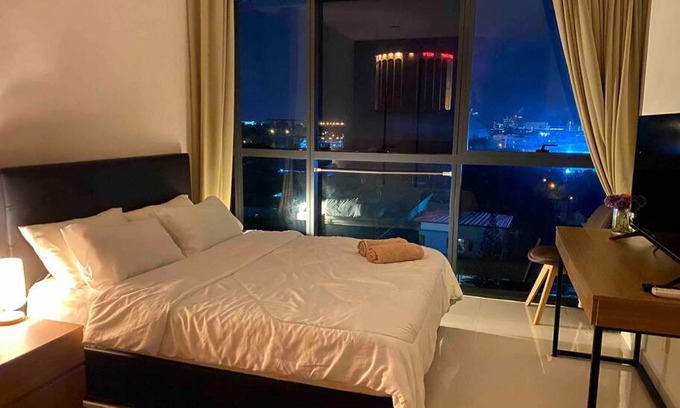 Batu Lintang Appartement | The Khals Suite@Kozi Square