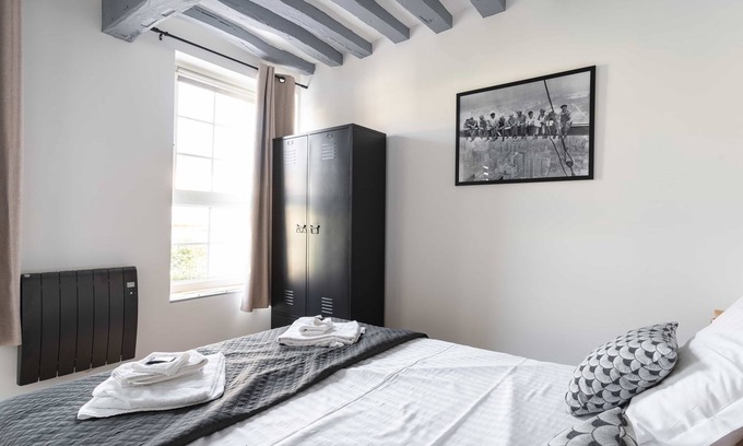 Louviers Appartement | Le "King" appartement moderne & chaleureux