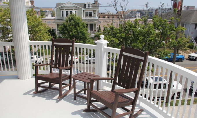 North End Copropriété | The King of Wesley ~ 8 beds 6.5 baths ~ Private Elevator