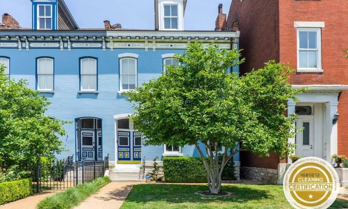 Lafayette Square Maison | The Lady Emma|Lafayette Park|Bowling / ABODEbucks