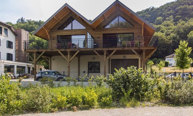 Conjux Maison | THE LAKE CHALET - SPOUSE