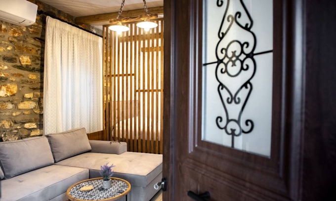 Kanalia Maison | The Lake House Angeliki