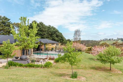 Main Ridge Maison | The Lakehouse