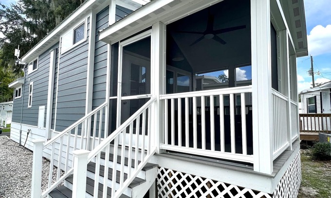 Clermont Maison | The Lakeview House - Lakeside Tiny Home Near Orlando