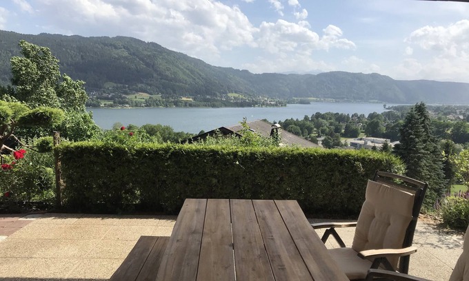 Steindorf am Ossiacher See Appartement | "the Lakeview" mit Einzigartigem Seeblick