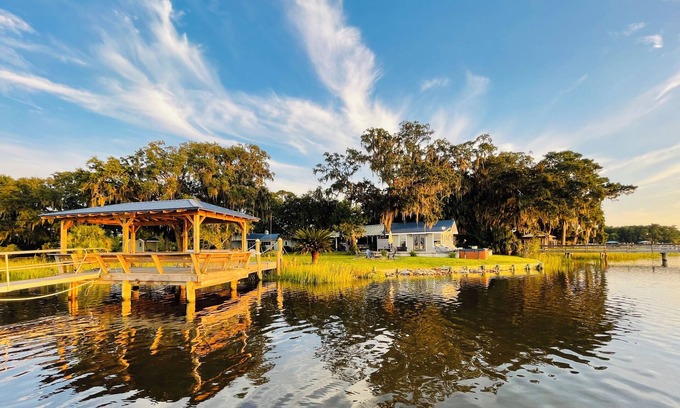 Midway Maison | The LaSirata at Colonels Island Haven