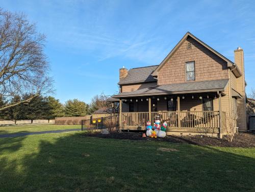 Lewis Center Maison | The Lazy Cat Lodge