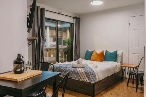 Beaverdell Appartement | The Lifty Ski-In Ski-Out Studio, Pool and Gym