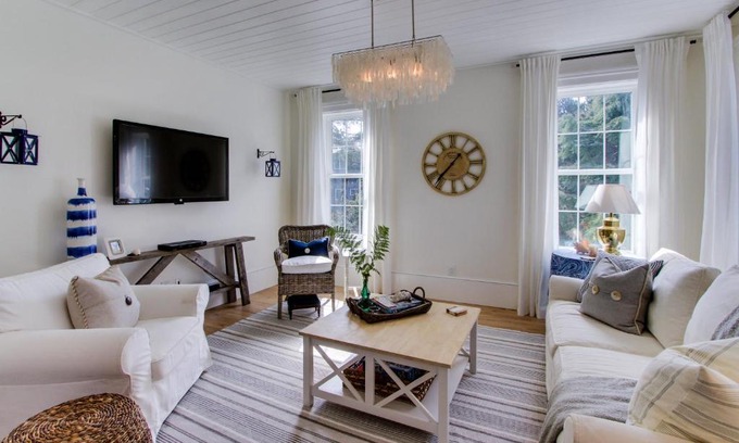 Agate Beach Maison | The Lighthouse at Starfish Cove