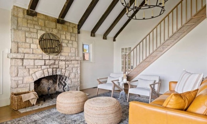 Lakeshore Maison | The Lilac Cottage- a Lakefront experience