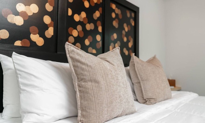 Ellicottville Cabine | The Lincoln Boutique Motel- Upper Deluxe King #7