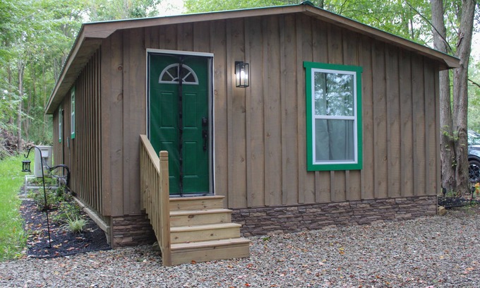 Silver Creek Cabine | The Little Cabin on Old Main Rd.