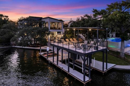 Highland Haven Maison | The Live Oaks at Highland Haven with Concierge Services