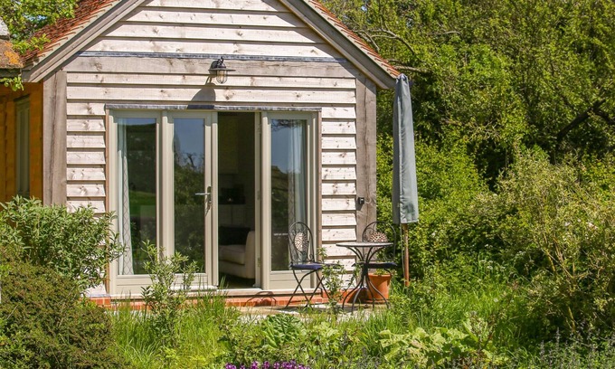 Malmesbury Cottage | THE LODGE AT MORTONS, romantique à Malmesbury, Réf 1012693