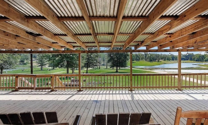 Centerville Maison | The Lodge At Our Texas Ranch