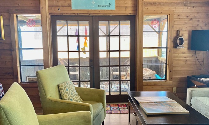 Seville Station Balnéaire | The Lodge at Runaway Bay