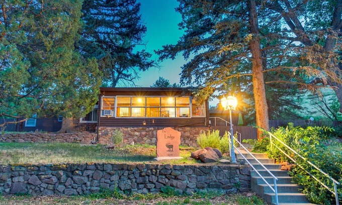 Lyons Cabine | Lodge w/ Private yard*Firepit~15min from Estes!