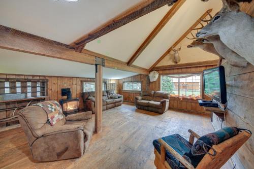 Trout Creek Maison | The Lodge in Trout Creek Less Than 1 Mile to Reservoir!