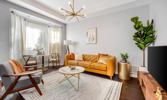 Avondale Maison | The Logandale: HUGE Mid-Century Home, sleeps 15
