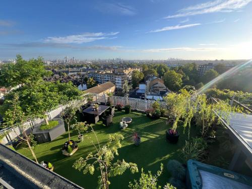 Brixton Hill Maison | The London Skyline Penthouse