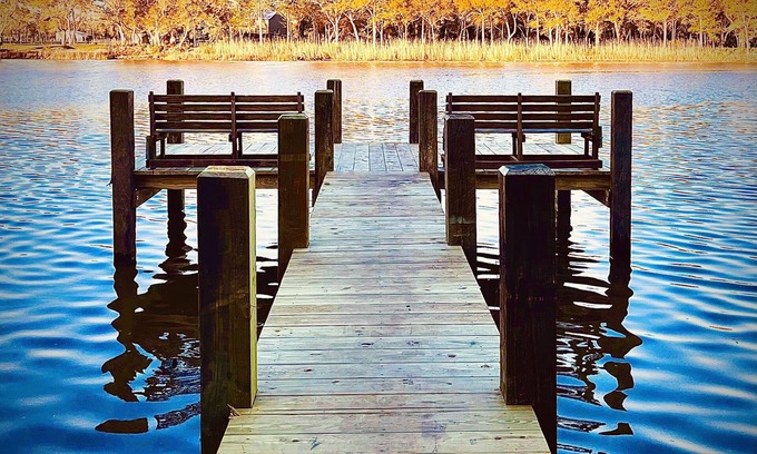 Brazoria Maison | The Lone Oak River Retreat on The San Bernard River - Fisherman's Paradise!