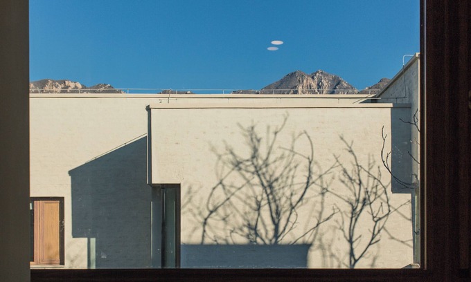 Yanqing Hôtel | The Long Circle House