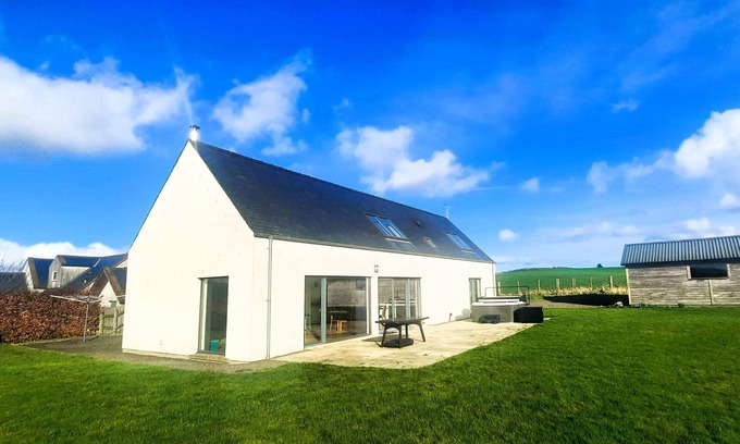 Castle Douglas Cottage | The Longhouse - a house that sleeps 8 guests in 4 bedrooms