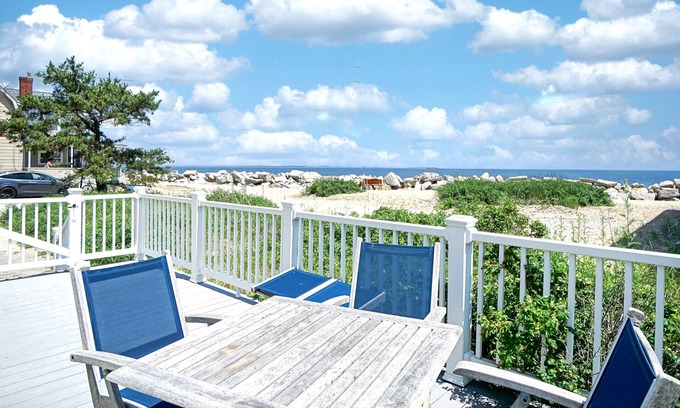 Camp Ellis Maison | The Lookout by Bayley Vacation Rentals