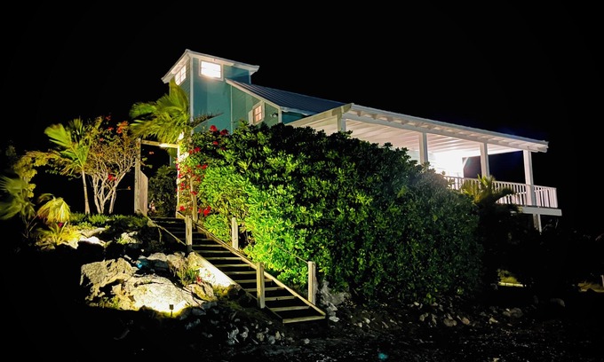 Marsh Harbour Maison | The Lookout House Large 5-bedroom home with stunning views on the Sea of Abaco